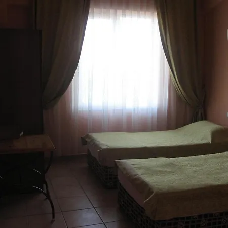 Nara Hotel *